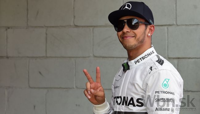 Hamilton má čas, podpis novej zmluvy s Mercedesom ho netlačí