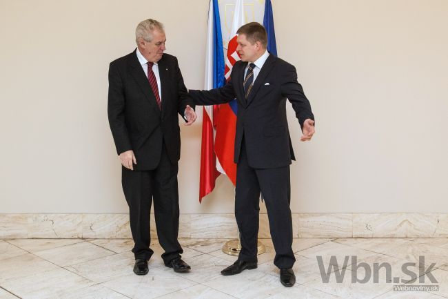 Zeman zrejme poletí do Moskvy sám, Fico stále váha