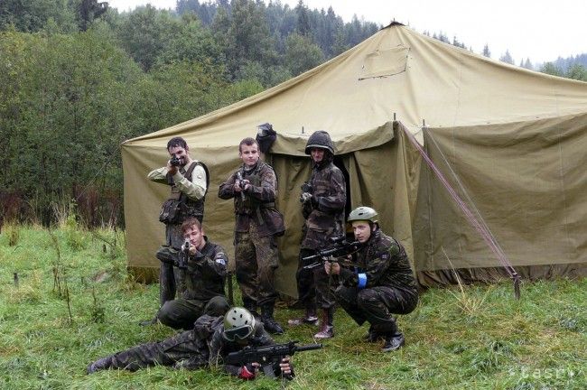 Za streľbu airsoftovou zbraňou im hrozia tri roky