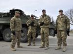 Kanadská vláda poskytne Ukrajine pomoc, posiela im vojakov