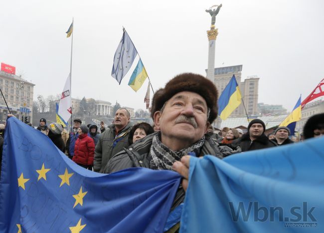 Ukrajina nebude rokovať s povstalcami, najprv chce voľby