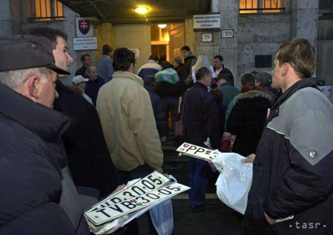 Vodiči sú ochotní pre zlaté evidenčné čísla siahnuť hlboko do vrecka