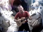 Bývalý astronaut Chris Hadfield vydá prvý album nahraný vo vesmíre
