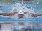 Phelps má za sebou víťazný návrat, zdolal dlhoročného rivala