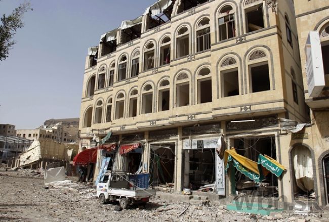 Nálety v Jemene pokračujú, Húsíovci sa radovali predčasne