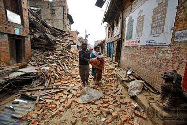 Zemetrasenie v Nepále neprežilo viac ako 4000 ľudí