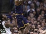 Video: LeBron James ide ďalej, Cleveland uspel v prvom kole