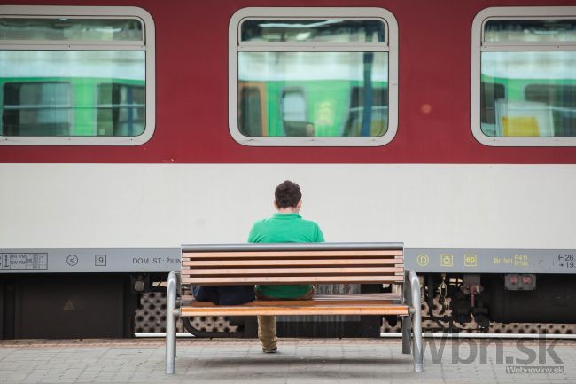 Vlaky na trati Bratislava - Trnava meškajú, menia aj trasu