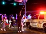 Ferguson čelil násilným nepokojom, nocou sa ozývala streľba