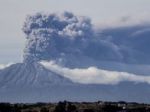 V Čile opäť vybuchla sopka Calbuco, vychrlila dym a popol