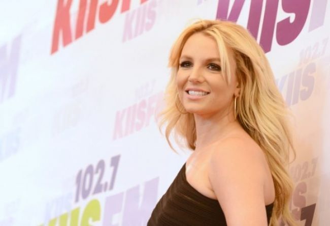 Britney Spears si zranila členok, má zakáz vystupovať
