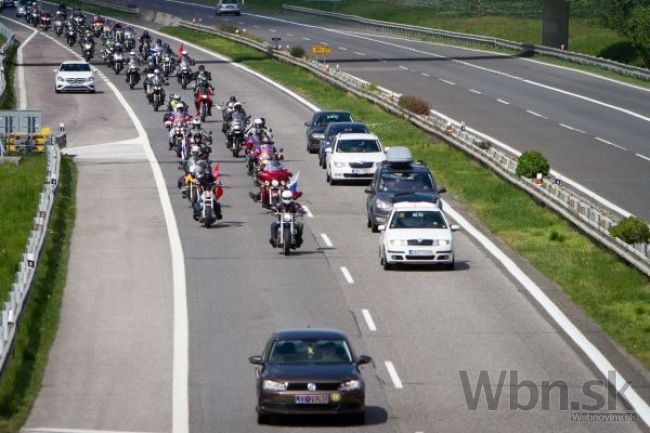 Noční vlci dorazili na Slovensko, uctili si vojakov