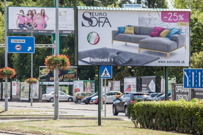 Z bratislavských ulíc zmizne vyše 400 reklamných plôch