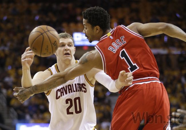Video: Domáci nevyužili výhodu, Chicago potiahol Rose