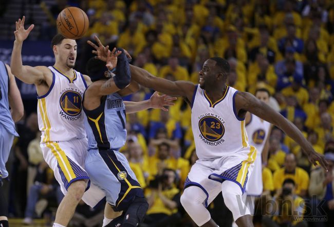 Video: Hviezdy z Washingtonu a Golden State prvýkrát zakopli