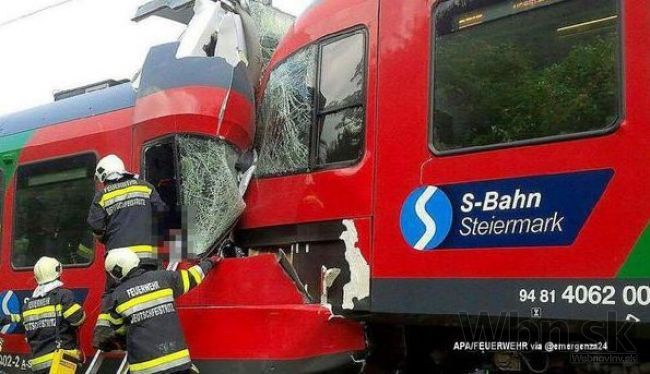 V Rakúsku sa čelne zrazili vlaky, rušňovodič bol ihneď mŕtvy