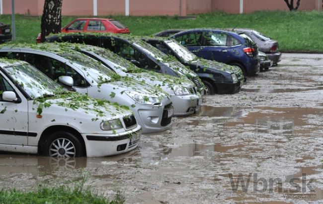 Prešov zasiahla silná búrka, zatopilo viaceré ulice