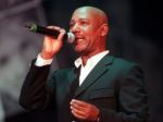 Vo veku 71 rokov zomrel frontman formácie Hot Chocolate