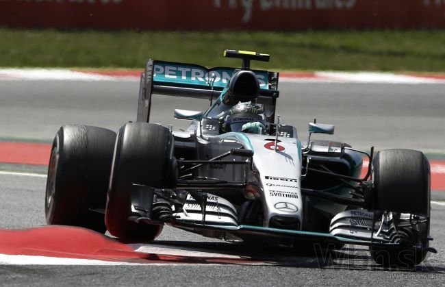 Na VC Španielska double Mercedesu, vyhral Nico Rosberg