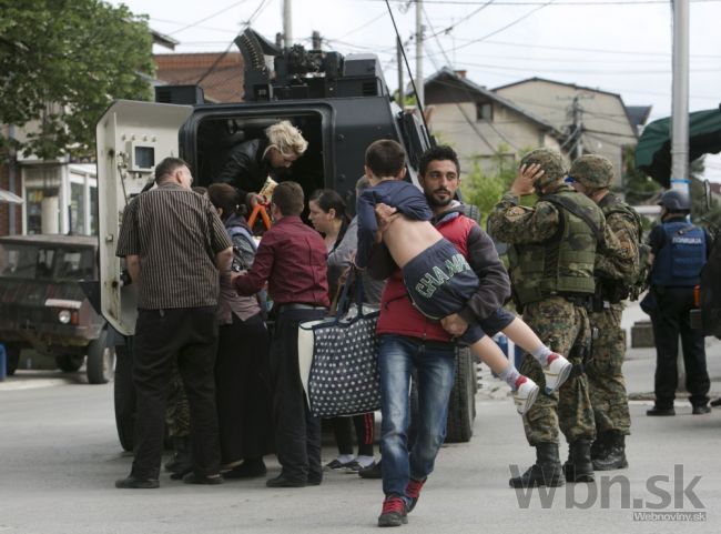 Video: Zásah proti teroristom v Macedónsku má desiatky obetí