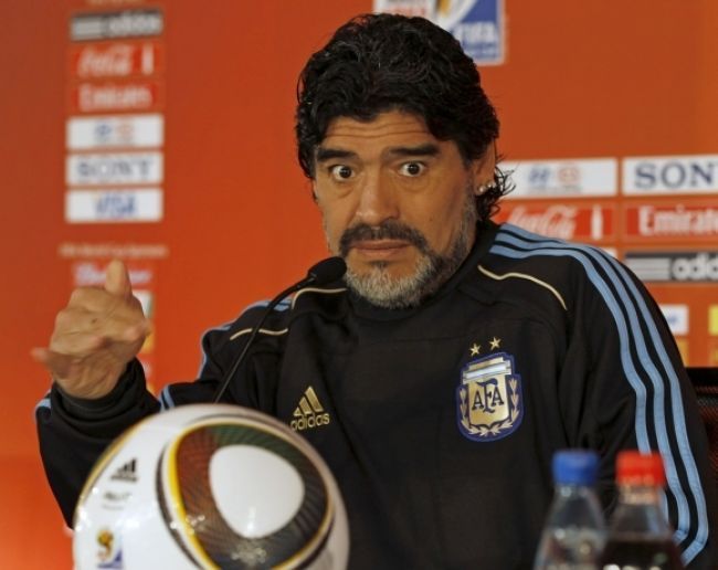 Maradona hodnotil trénerov, Mourinho je lepši ako Guardiola