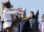 Hollande navštívil Fidela, prihovoril sa Američanom za Kubu