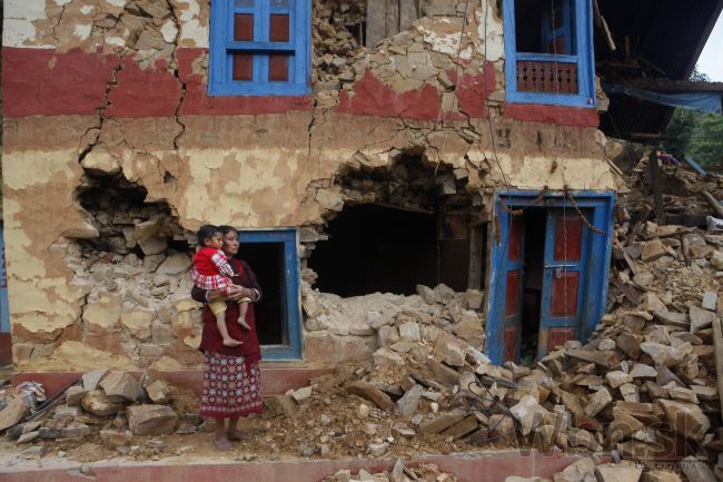 Video: V Nepále sa opäť triasla zem, sutiny pochovávali ľudí