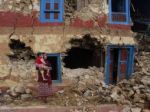 Video: V Nepále sa opäť triasla zem, sutiny pochovávali ľudí