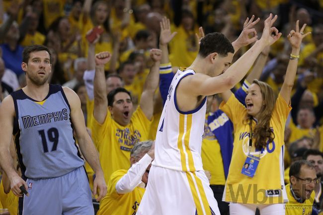 Video: Atlanta sa ujala vedenia, Warriors zdolali Memphis