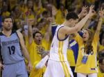 Video: Atlanta sa ujala vedenia, Warriors zdolali Memphis