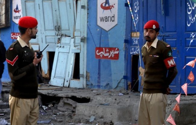 Pakistanci vyšetrujú útok na izmailitov, zatkli 145 ľudí