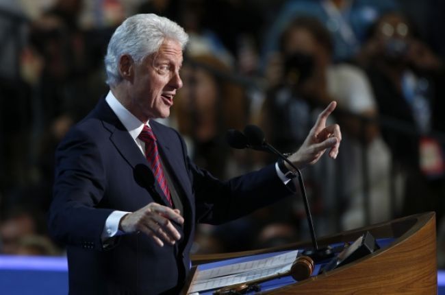Clintonovcom vynáša rečnenie, za prejavy zinkasovali milióny