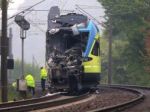 Video: V Nemecku vrazil vlak do cisterny, hlásia mŕtvych