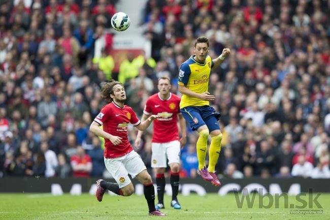 Arsenal v súboji s Manchestrom United obhájil tretiu priečku
