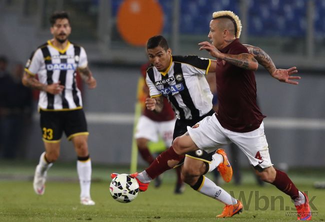 AS Rím sa vrátil na druhú priečku, Cagliari opúšťa Seriu A