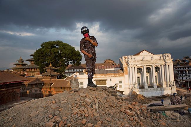 Rekordný počet obetí zemetrasení v Nepále nemusí byť konečný