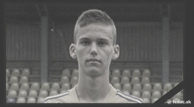 Hráč Dunajskej Stredy († 15) sa zranil počas zápasu, zomrel
