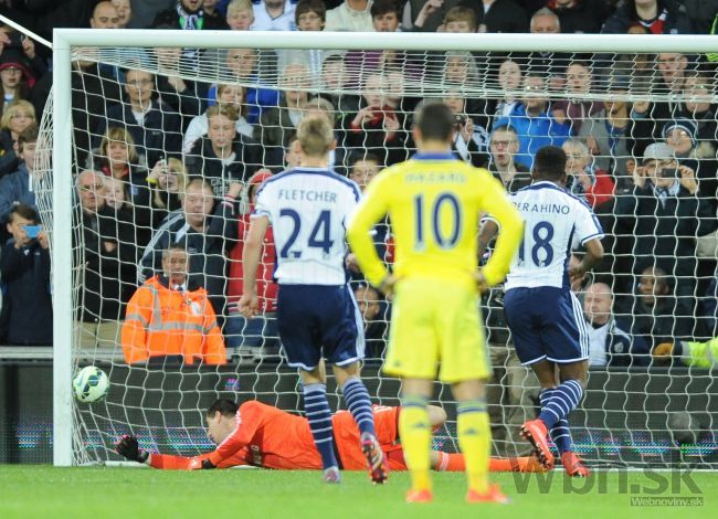 Video: Fanúšik Manchestru skolil Chelsea, Fábregas nedohral