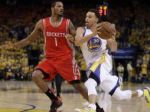 Warriors v NBA vyhrali prvé finále Západu, Curry oslnil hrou
