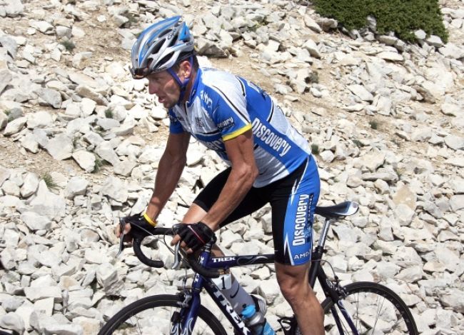 Armstrong trvá na tom, že poštári na jeho úspechoch zarobili