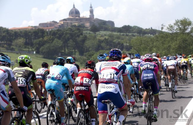 Tím ignoroval výzvu, Giro jazdí pretekár podozrivý z dopingu