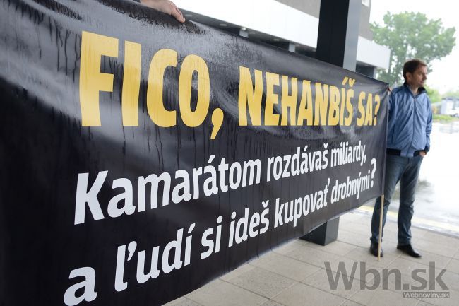 Opozícia kritizuje Ficov balíček, Matovič mal transparent