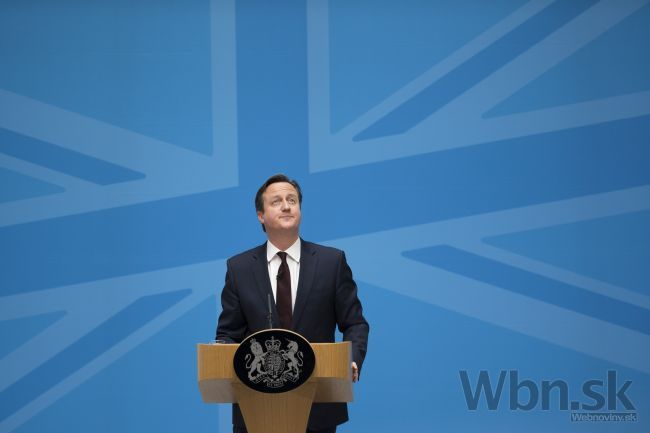 Britská opozícia mení názor, podporí Cameronovo referendum