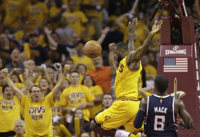 LeBron prekonal legendu Utahu, stúpa v rebríčku strelcov NBA