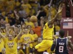 LeBron prekonal legendu Utahu, stúpa v rebríčku strelcov NBA