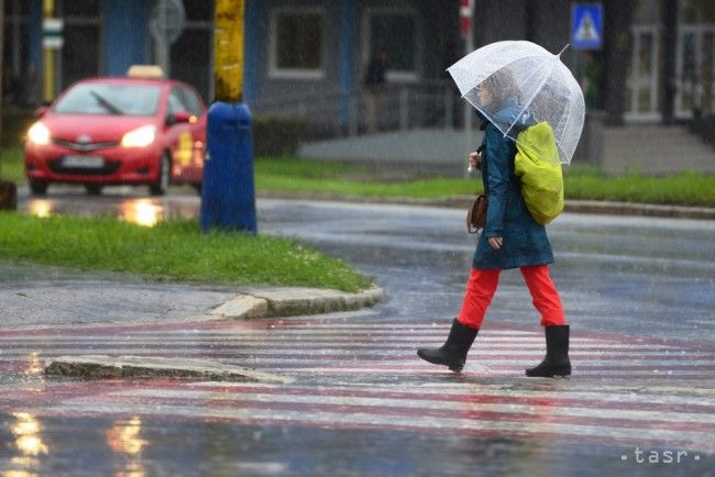V utorok bude zamračené, na väčšine územia občasný dážď