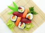 Sushi môže byť zdravé jedlo, ale aj kalorická bomba