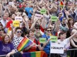 Slovensko má obrovský dlh voči homosexuálom, hovorí Inštitút