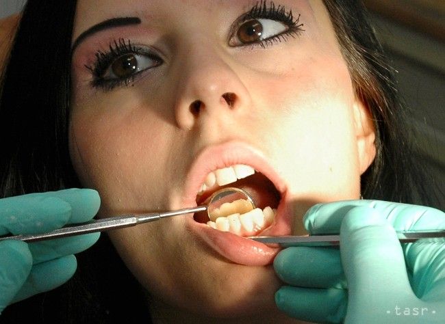 Vybitý trvalý zub možno vrátiť na pôvodné miesto