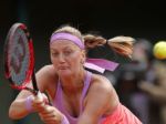 Serena vyradila v Paríži Azarenkovú, v osemfinále je Kvitová